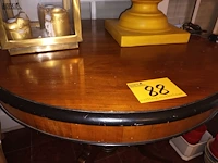 Lot 88 - ronde houten tafel - afbeelding 4 van  4