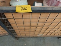 Lot 886 - metalen stapelbak. 2 stuks - afbeelding 2 van  5