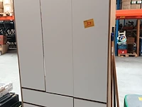 Lot 89 - kleerkast - afbeelding 1 van  4