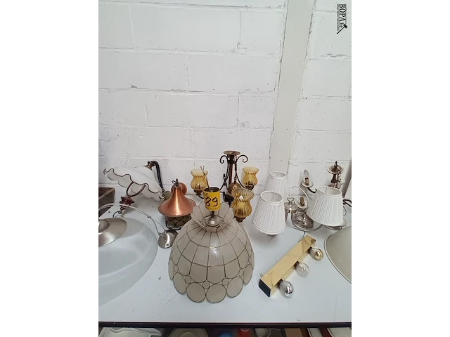 Lot 89 - lusters en verlichting. 9 stuks - afbeelding 1 van  6