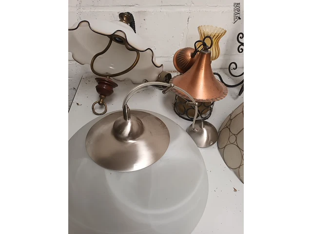 Lot 89 - lusters en verlichting. 9 stuks - afbeelding 3 van  6