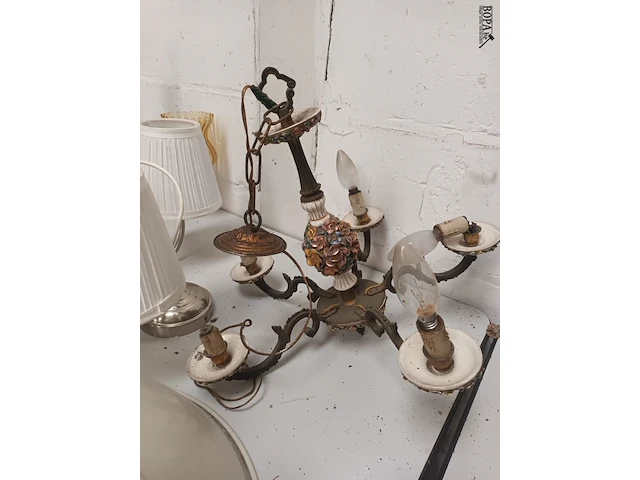 Lot 89 - lusters en verlichting. 9 stuks - afbeelding 5 van  6