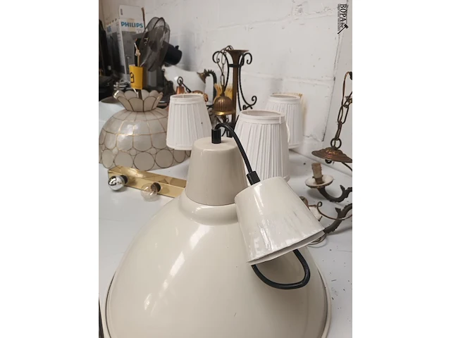 Lot 89 - lusters en verlichting. 9 stuks - afbeelding 6 van  6