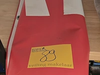 Lot 89 - reclame spandoek tekst 'dit weekend hier rommelmarkt' - afbeelding 1 van  4
