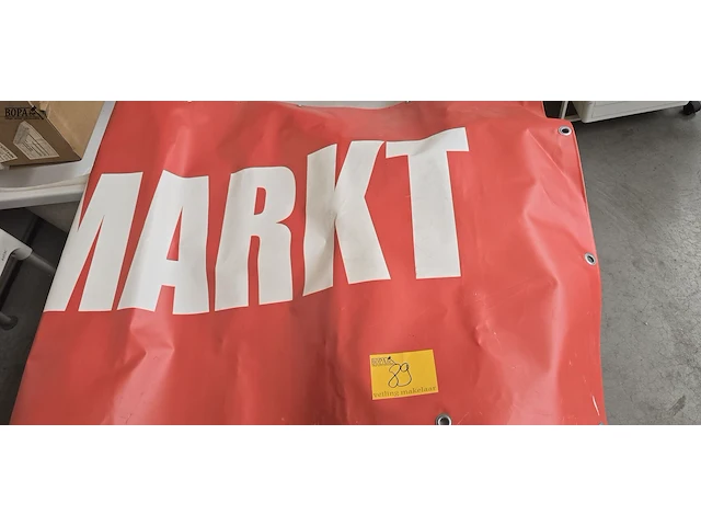 Lot 89 - reclame spandoek tekst 'dit weekend hier rommelmarkt' - afbeelding 2 van  4