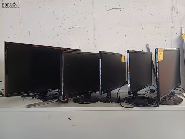 Lot 89 - samsung scherm. 3 stuks (h) - afbeelding 1 van  11