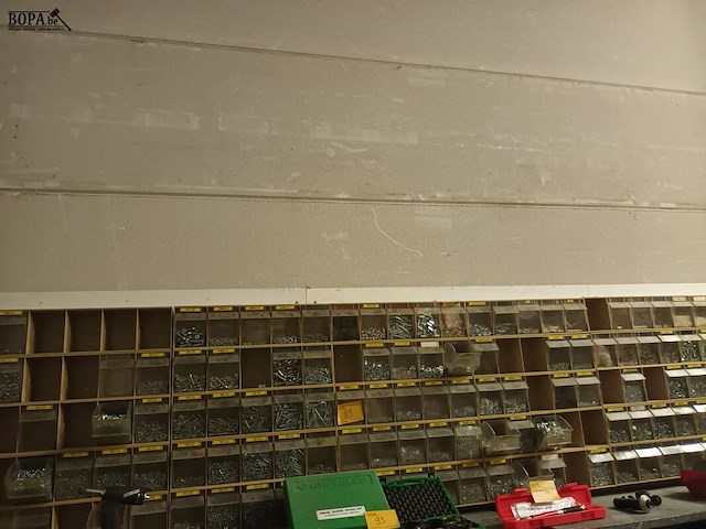 Lot 89 - sorteerbakken met materiaal - afbeelding 4 van  4