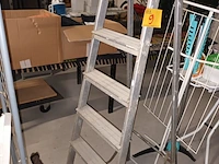 Lot 9 - aluminium trapladder - afbeelding 2 van  2