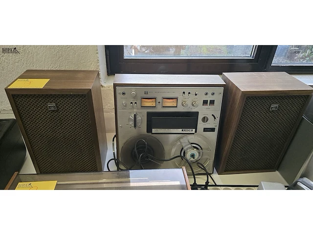 Lot 9 - bandopnemer sony met luidsprekers sony - afbeelding 1 van  5