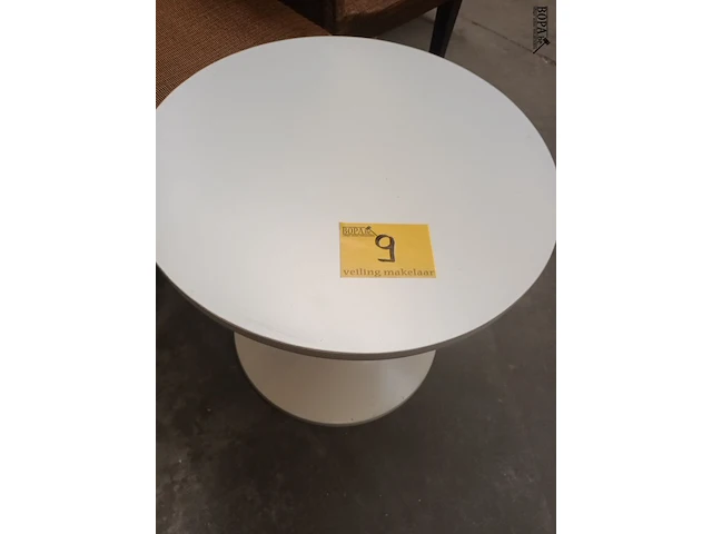 Lot 9 - bijzettafel - afbeelding 2 van  4