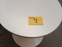 Lot 9 - bijzettafel - afbeelding 2 van  4