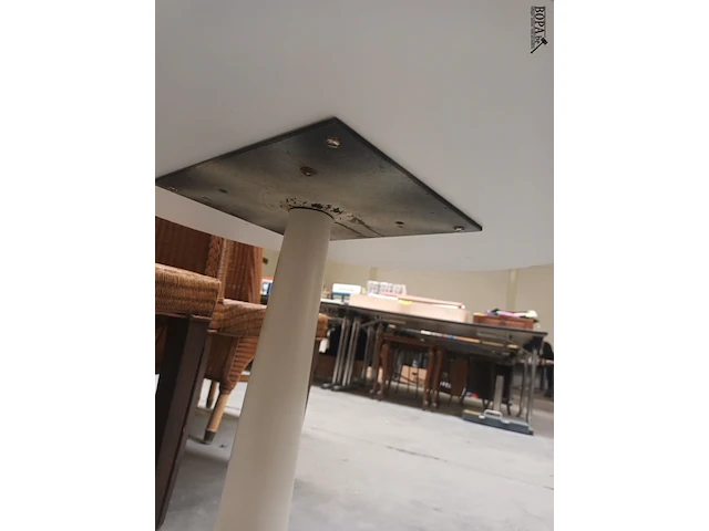 Lot 9 - bijzettafel - afbeelding 4 van  4