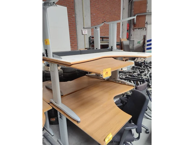 Lot 9 - bureeltafel las - afbeelding 1 van  3