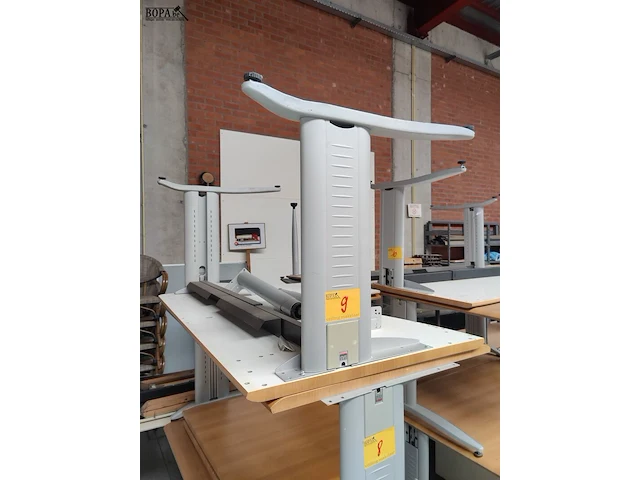 Lot 9 - bureeltafel las - afbeelding 3 van  3