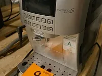 Lot 9 - espressomachine delonghi - afbeelding 1 van  3
