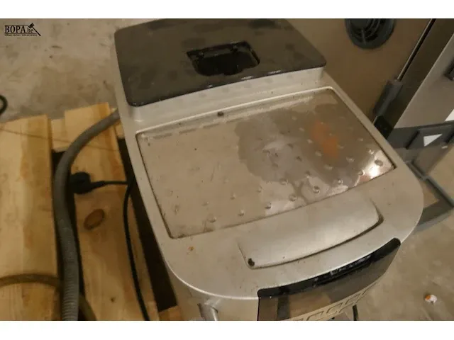 Lot 9 - espressomachine delonghi - afbeelding 3 van  3