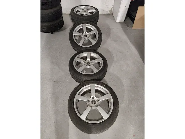 Lot 9 - evo racing velgen met winterbanden - 4 stuks - afbeelding 3 van  8
