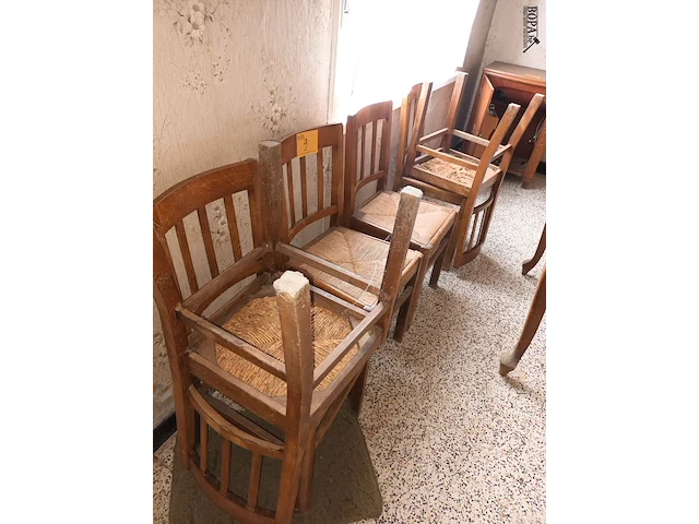 Lot 9 - houten stoelen. 6 stuks - afbeelding 3 van  3