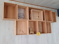 Lot 9 - houten wijnbakjes - afbeelding 1 van  3