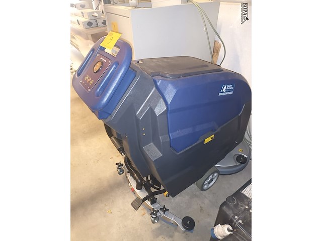 Lot 9 - industriële poetsmachine sauber - afbeelding 1 van  4