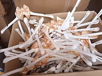 Lot 9 - kleerhangers. 6 dozen - afbeelding 3 van  3