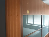 Lot 9 - kleerkast - afbeelding 2 van  4