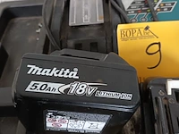 Lot 9 - lader en batterijen makita - afbeelding 3 van  3