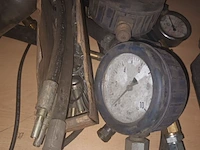 Lot 9 - lot diverse drukmeters - afbeelding 2 van  6