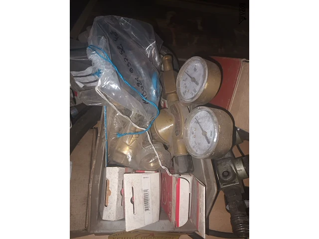 Lot 9 - lot diverse drukmeters - afbeelding 4 van  6