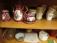 Lot 9 - lot diversen. inhoud dressoir kast - afbeelding 2 van  6