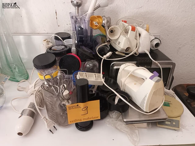 Lot 9 - lot keuken elektro - afbeelding 1 van  5