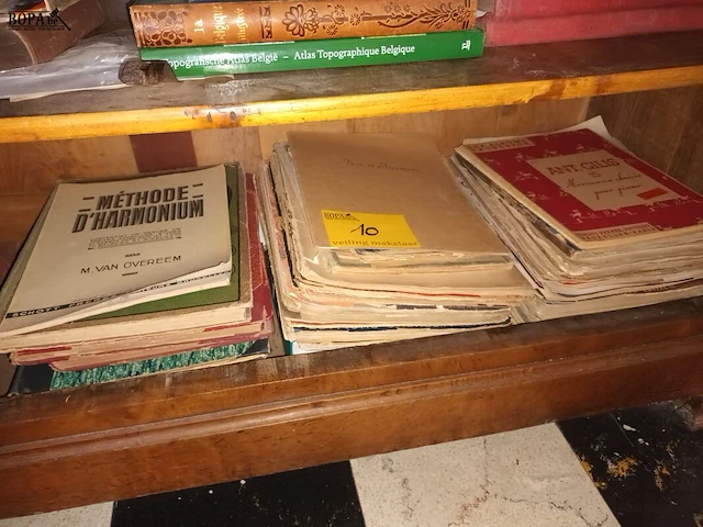 Lot 9 - lot oude boeken - afbeelding 1 van  8