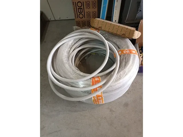 Lot 9 - materiaal voor elektrische installaties - afbeelding 5 van  8