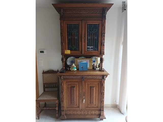 Lot 9 - mechelse buffetkast - afbeelding 1 van  6