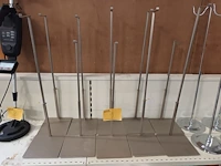 Lot 9 - metalen display statief. 10 stuks - afbeelding 1 van  3