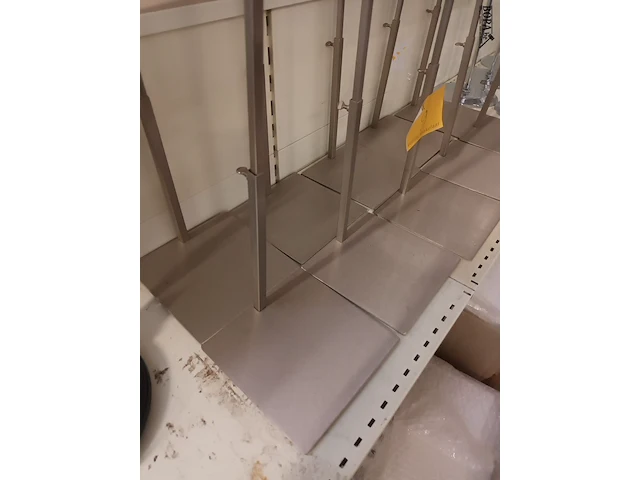Lot 9 - metalen display statief. 10 stuks - afbeelding 3 van  3