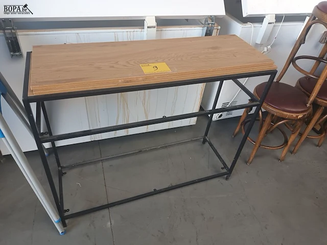 Lot 9 - metalen rek met legplanken - afbeelding 1 van  3