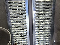 Lot 9 - oprijplaten 2stuks - afbeelding 1 van  3