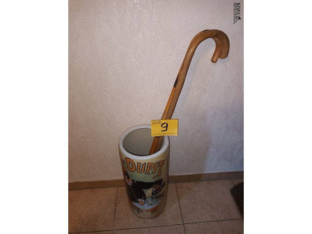 Lot 9 - paraplubak met inhoud - afbeelding 1 van  4