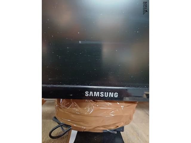Lot 9 - samsung computerschermen - 2 stuks - afbeelding 2 van  3