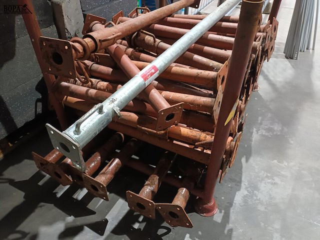 Lot 9 - schoren - afbeelding 2 van  3