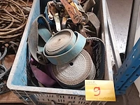 Lot 9 - spanbanden en ratels. 12 stuks - afbeelding 1 van  4