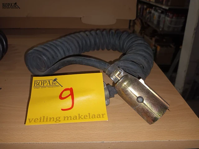 Lot 9 - spiraal verlengkabel - afbeelding 1 van  3