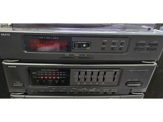 Lot 9 - stereo toren sanyo - afbeelding 3 van  6