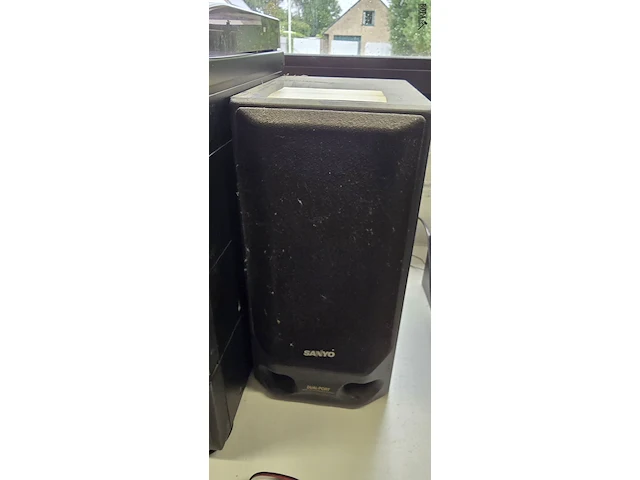 Lot 9 - stereo toren sanyo - afbeelding 5 van  6