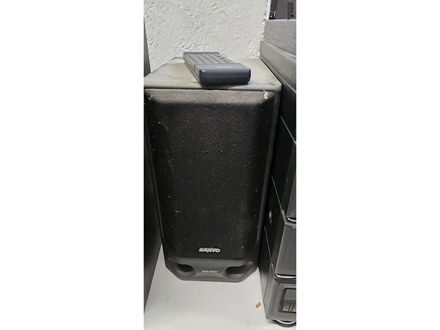 Lot 9 - stereo toren sanyo - afbeelding 6 van  6