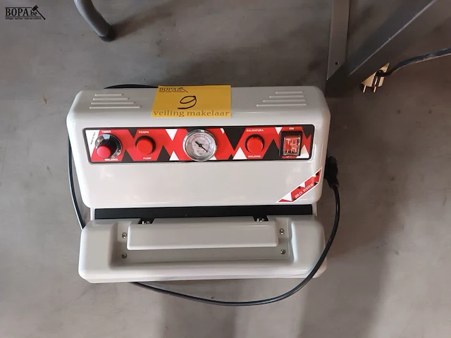 Lot 9 - vacuüm machine jolly system - afbeelding 1 van  4