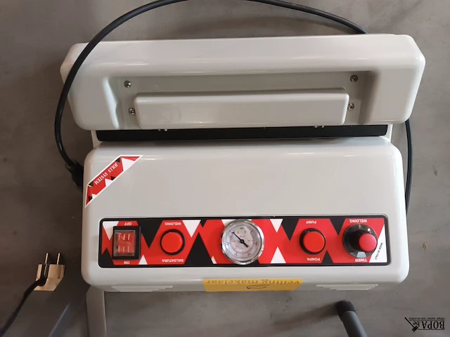Lot 9 - vacuüm machine jolly system - afbeelding 2 van  4