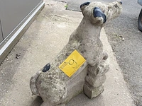 Lot 9 - vintage beeld beton hond - afbeelding 3 van  5