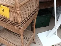 Lot 9 - vintage rieten naaikoffer - afbeelding 3 van  5